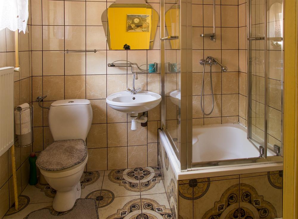 Białowieża noclegi domki agrowczasy łazienka apartament kwatera pokoje pokój